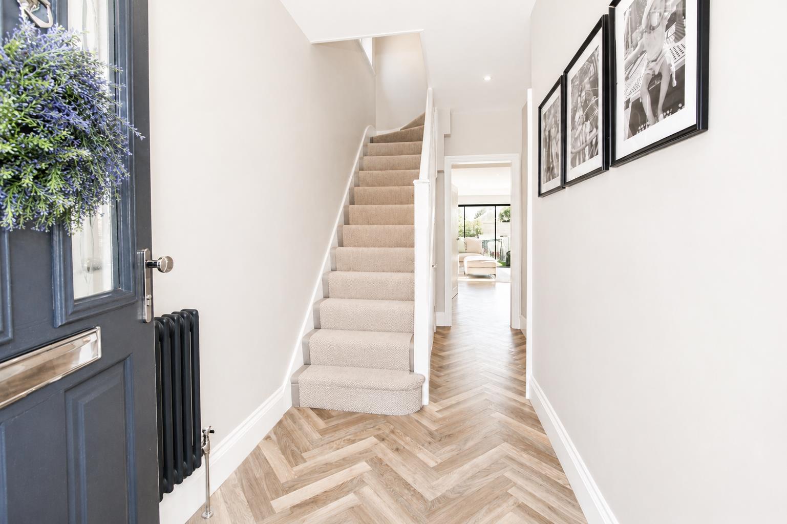 3 bed property in Egham Crescent, Sutton